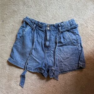 American eagle denim shorts with wrap belt